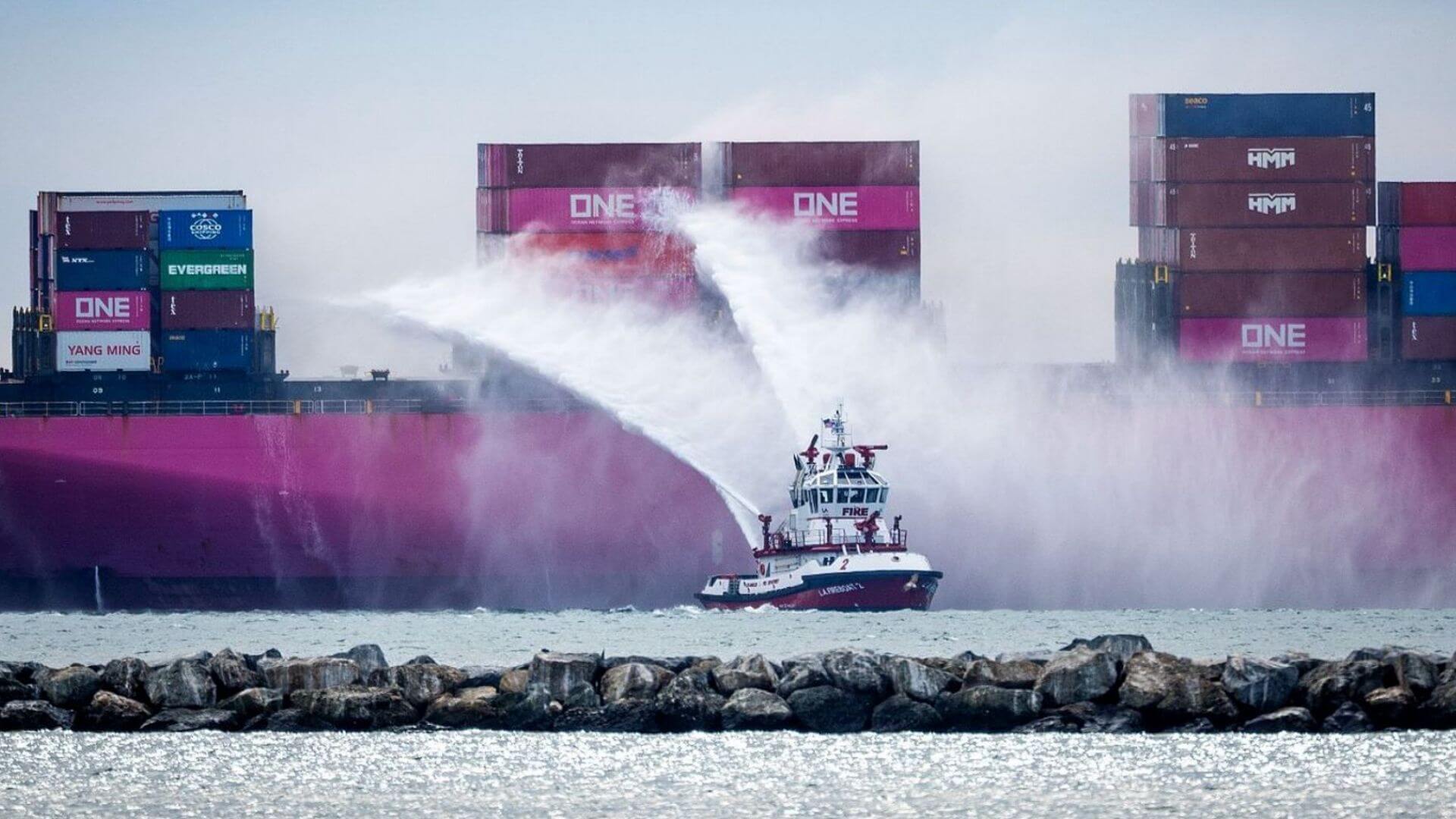 Cháy tàu ONE Henry Hudson: Dỡ hàng tổn thất tại Los Angeles