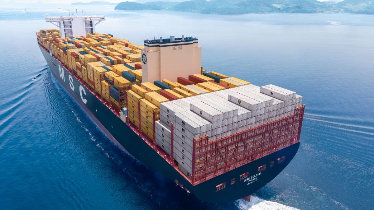 MSC quay lại đóng tàu container cỡ trung