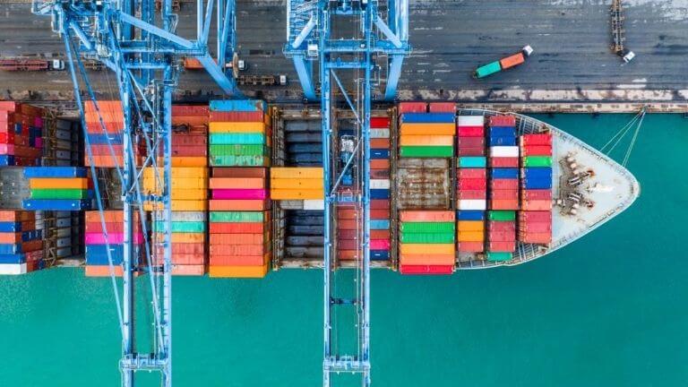 Cước container tăng 16%, áp lực giữ giá hiện rõ