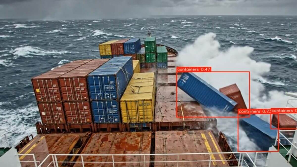 Báo cáo container rơi biển trở thành nghĩa vụ bắt buộc