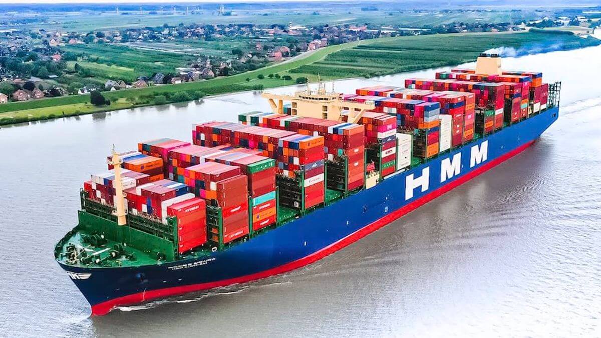 HMM triển khai điều hướng tự động trên 40 tàu