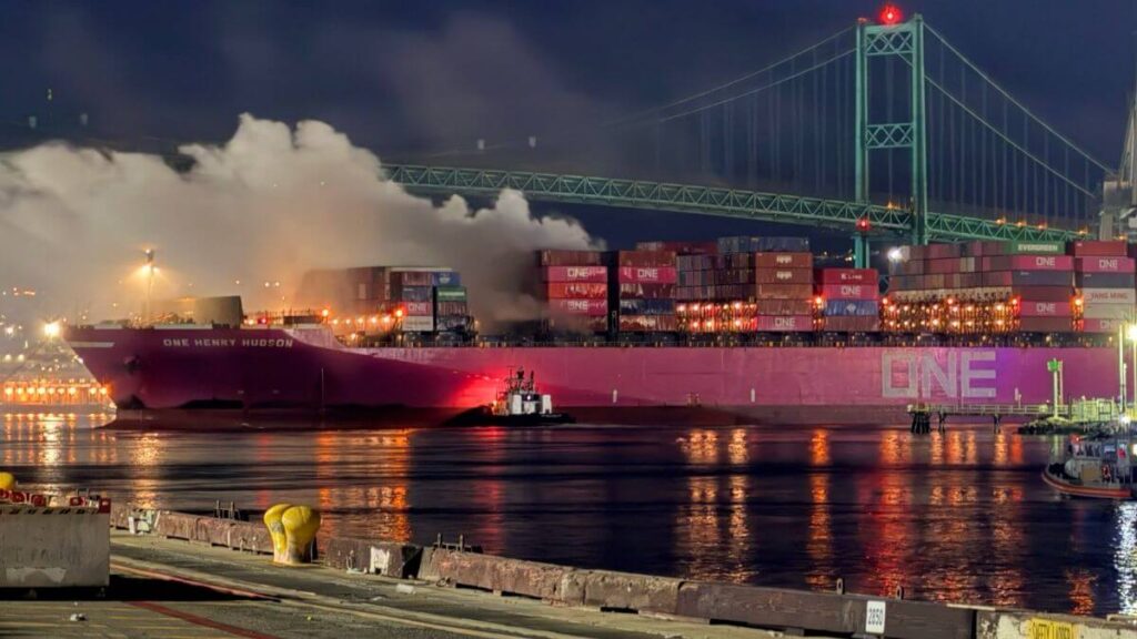 ONE HENRY HUDSON rời Los Angeles, container chờ hoàn tất General Average
