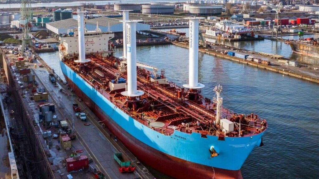 bound4blue lắp eSAIL® đầu tiên theo hợp đồng cho Maersk Tankers
