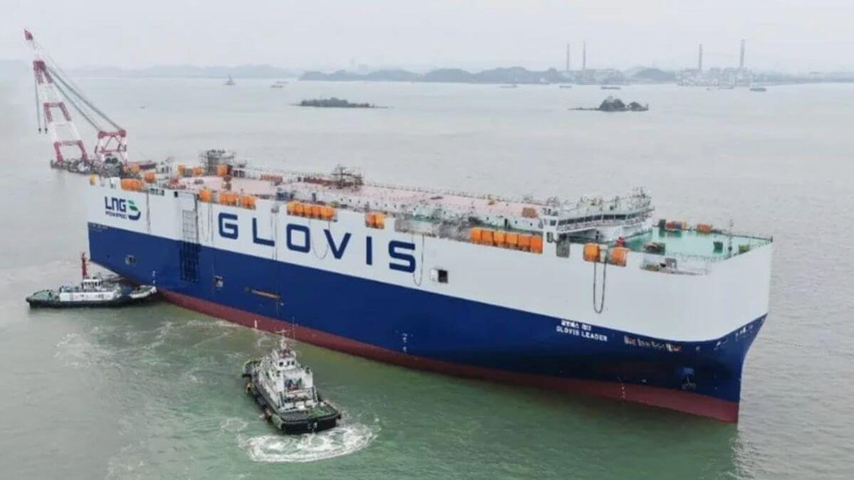 HMM lập kỷ lục với tàu chở xe 10.800 CEU