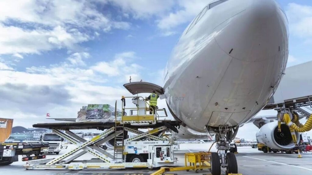 Giá cước air cargo ổn định dù Trung Đông biến động