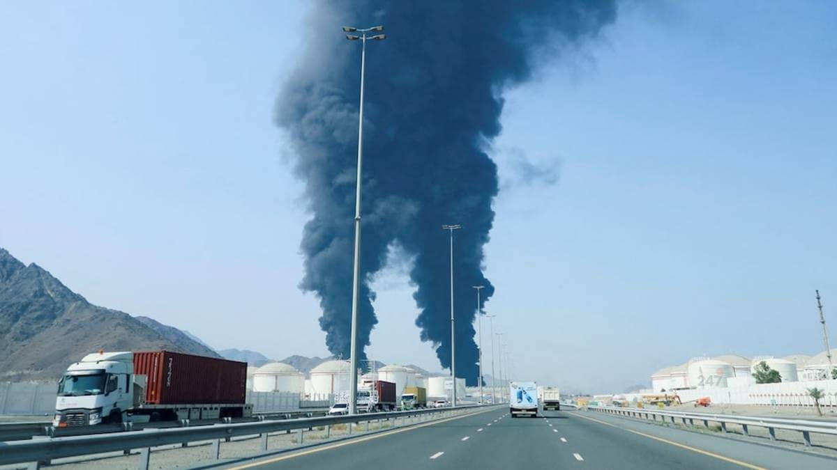 Hormuz đóng cửa, giá nhiên liệu hàng hải vượt $1.100/tấn