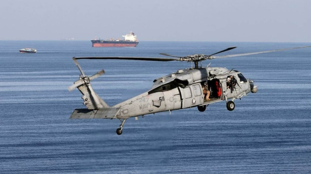 Hormuz rối loạn: vận tải mắc kẹt, thị trường chao đảo