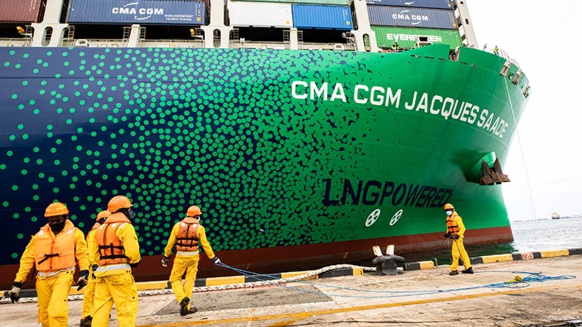 Siết phụ phí vận tải giữa khủng hoảng Hormuz