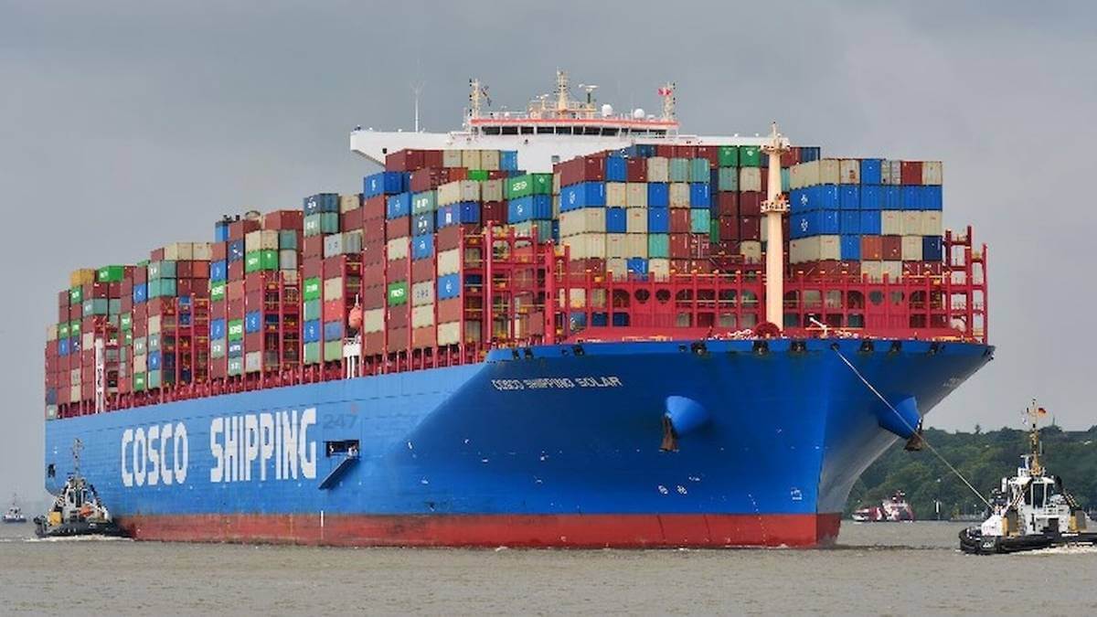 Cosco tạm dừng tàu container qua eo biển Hormuz do căng thẳng Trung Đông