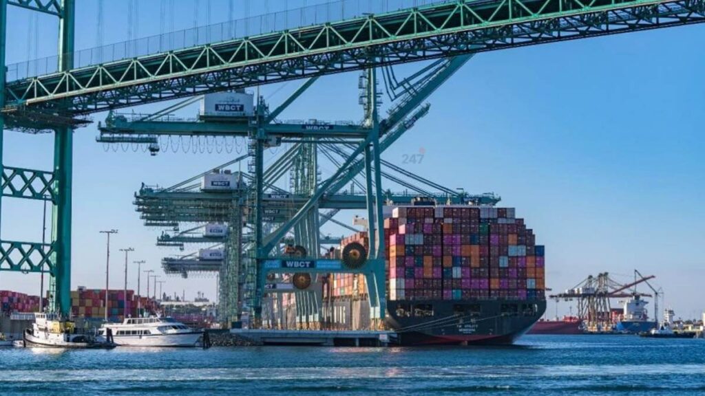 Hormuz tê liệt: Cước container Á – Mỹ tăng vọt 29%