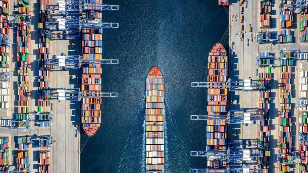 Cước container “hụt hơi” vì dư cung, Hormuz mất lực đẩy