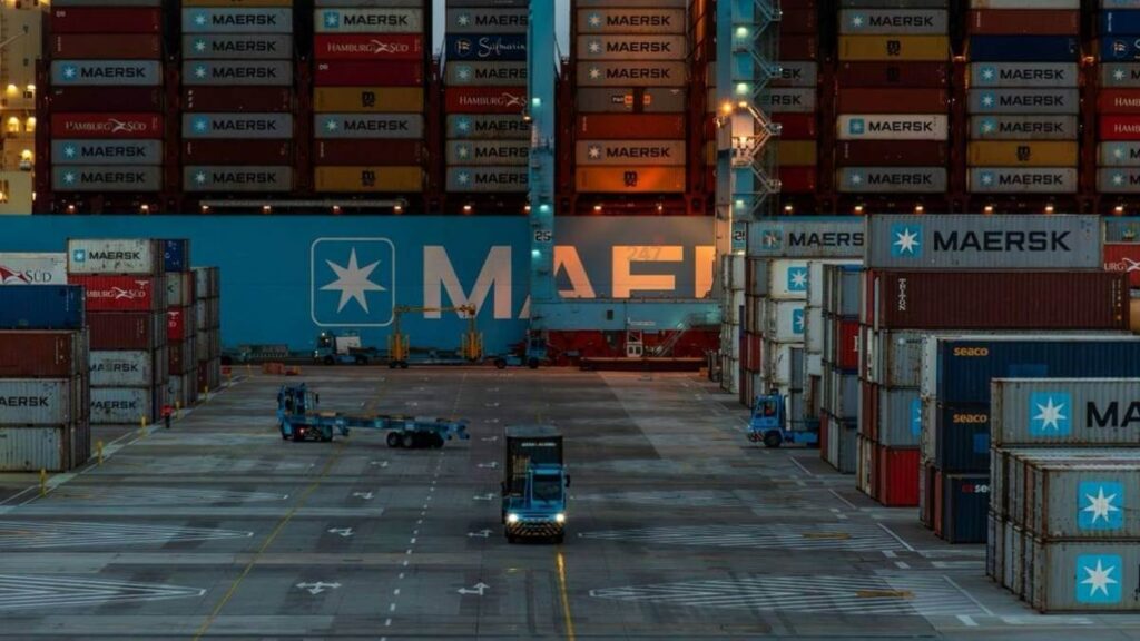FMC lần hai bác phụ phí khẩn của Maersk
