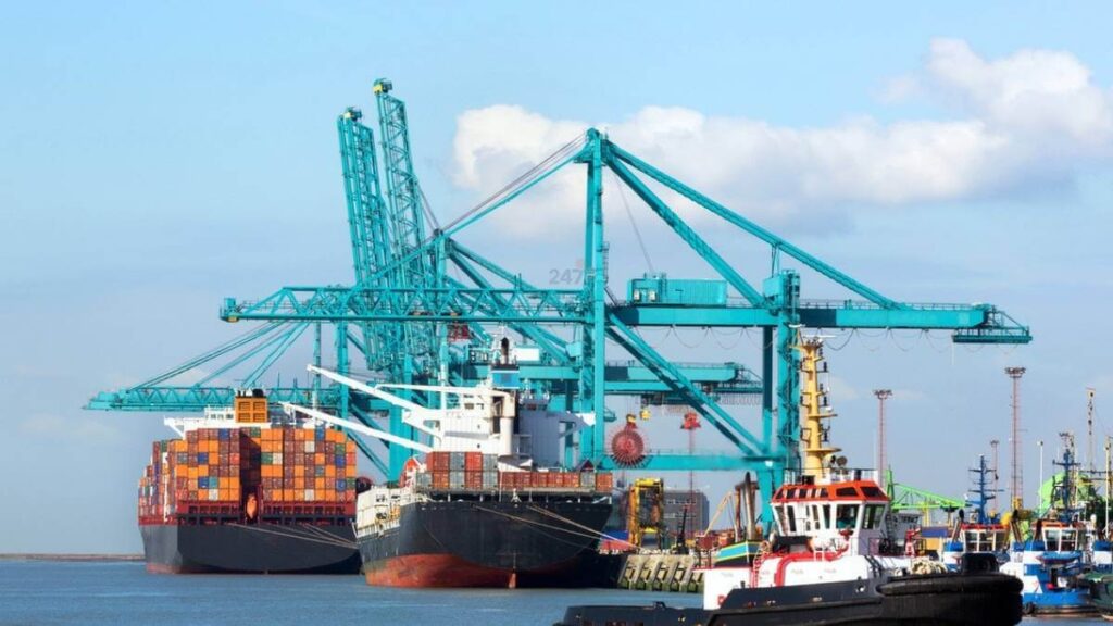 Giá cước container tăng mạnh vì chiến sự