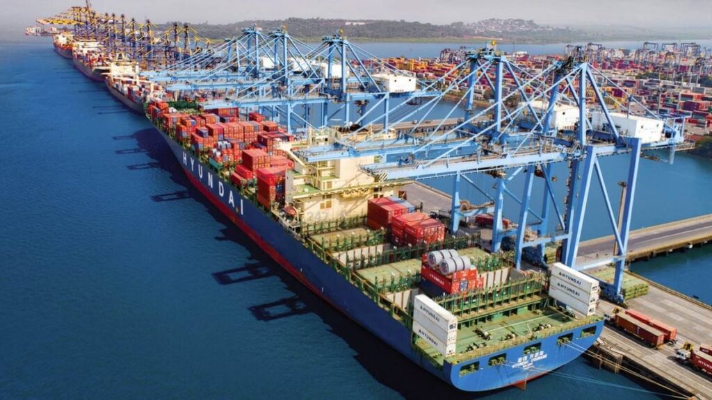 34.000 tuyến vận tải lệch hướng vì Hormuz