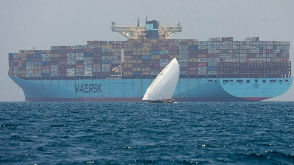 Maersk thận trọng với tuyến Hormuz hậu ngừng bắn
