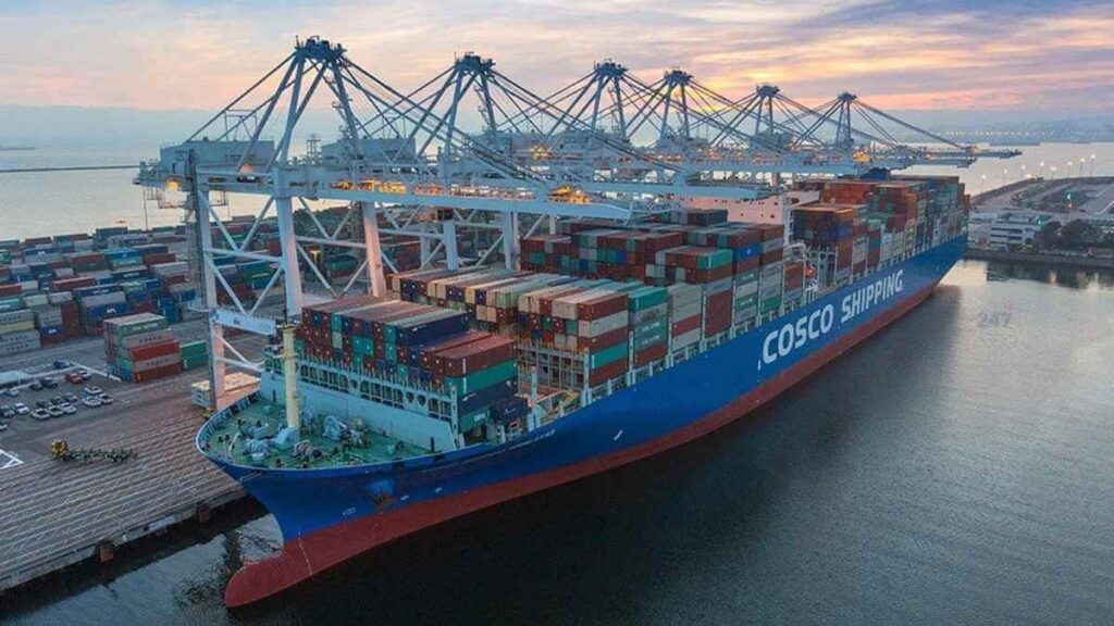 Cosco nâng cấp 14 tuyến xuyên Thái Bình Dương sang Mỹ