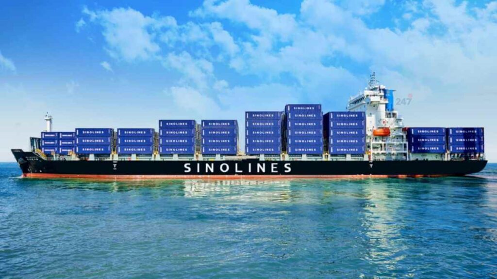 Sinolines đặt đóng 12 tàu container thông minh