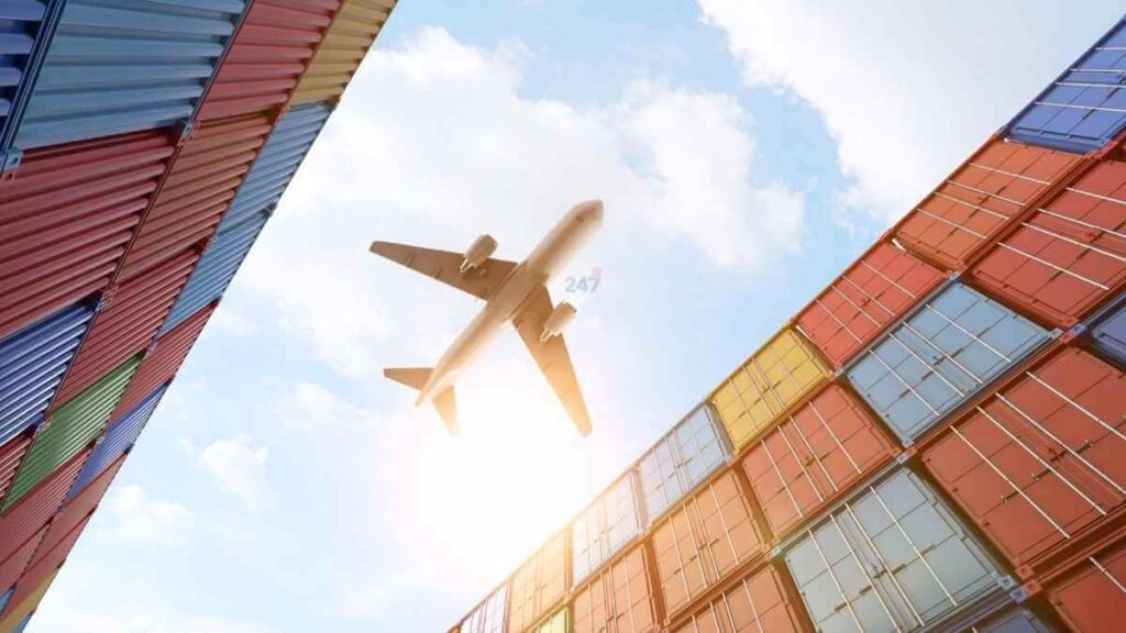 Cước vận tải hàng không toàn cầu giảm tốc sau cú sốc Trung Đông