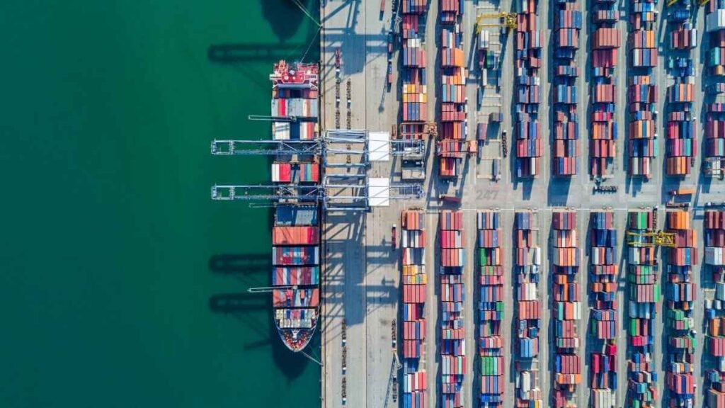 Cước Container Tăng Mạnh Khi Hãng Tàu Siết Công Suất