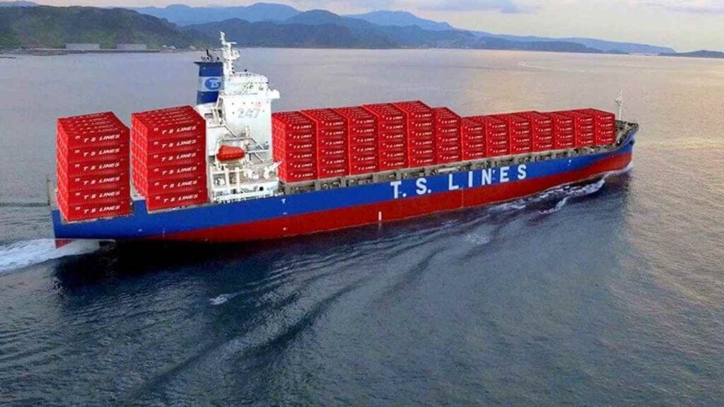 Nhà sáng lập TS Lines nghỉ hưu, chuyển giao quyền điều hành cho con trai