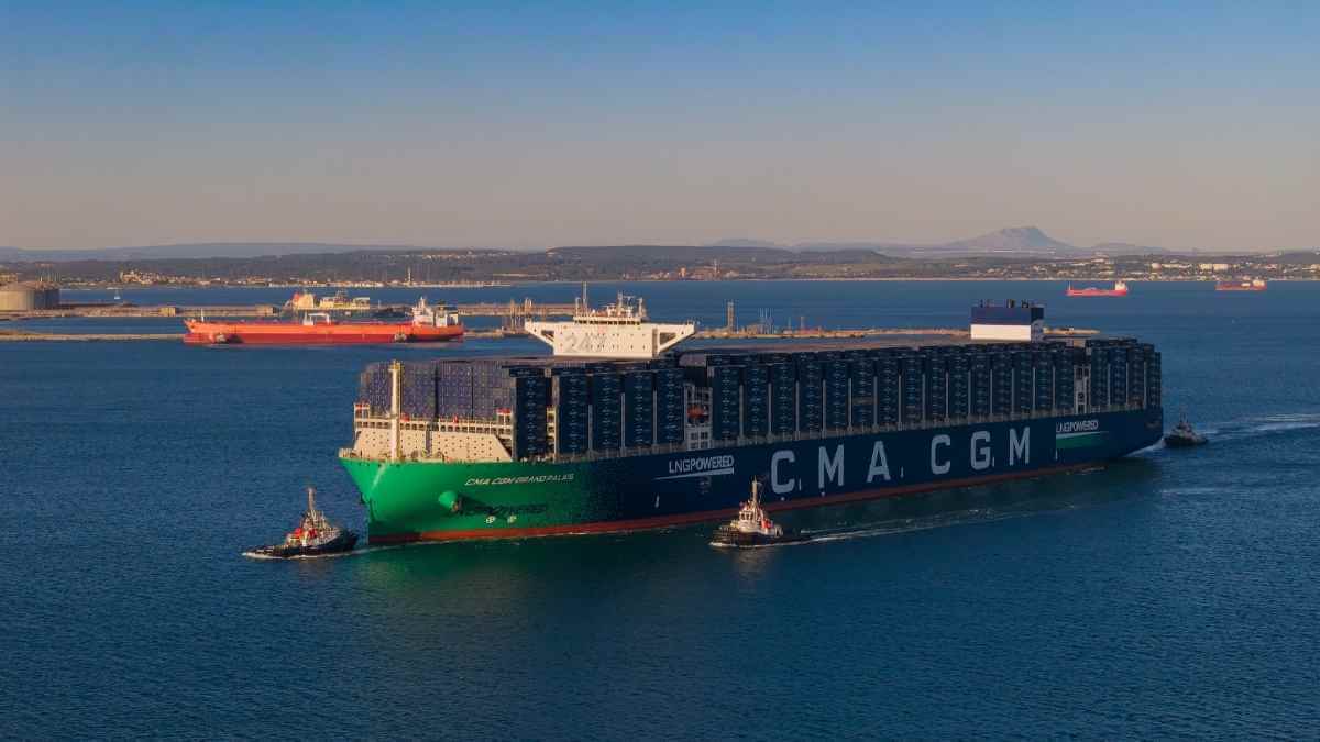 CMA CGM cảnh báo khủng hoảng eo biển Hormuz kéo dài tiếp tục gây gián đoạn chuỗi cung ứng và áp lực lên vận tải biển toàn cầu năm 2026.