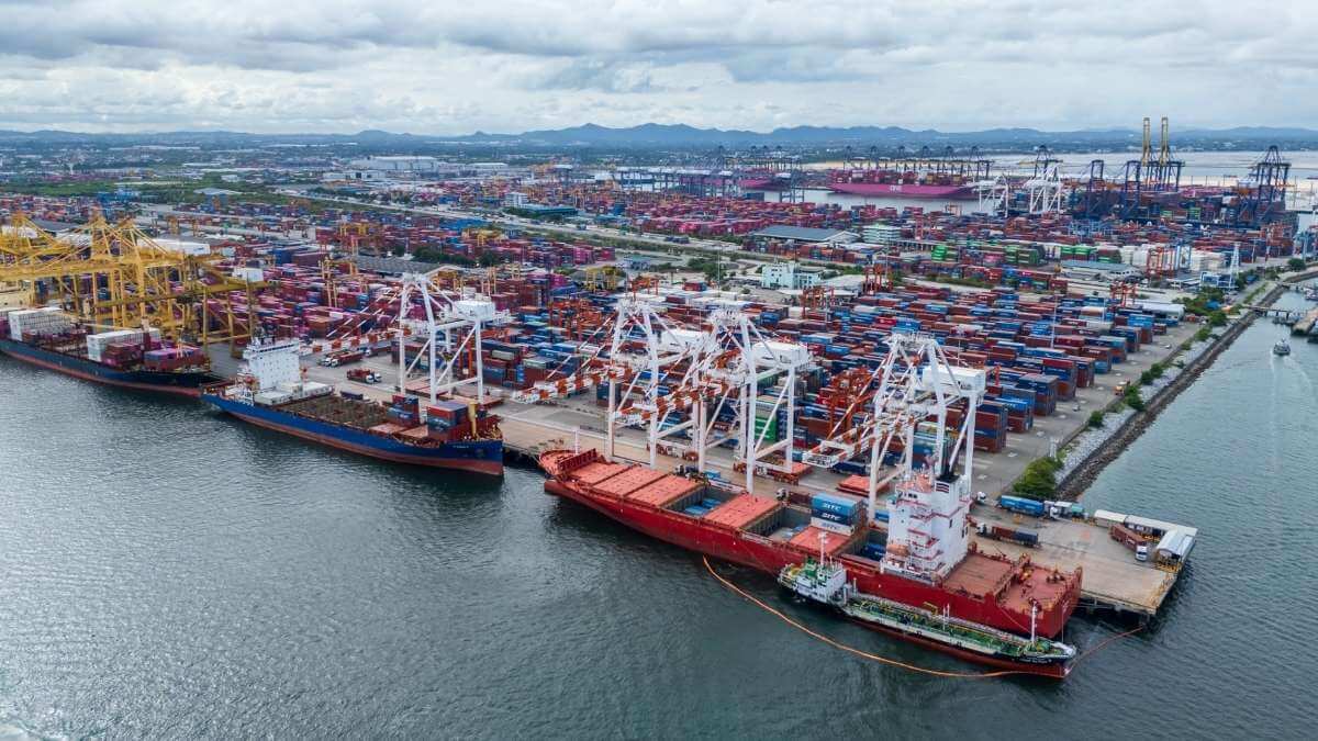 DP World vận hành bến container tại cảng Laem Chabang, Thái Lan sau khi được gia hạn quyền khai thác đến năm 2031