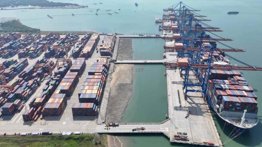 Cước container nội Á lập kỷ lục mới