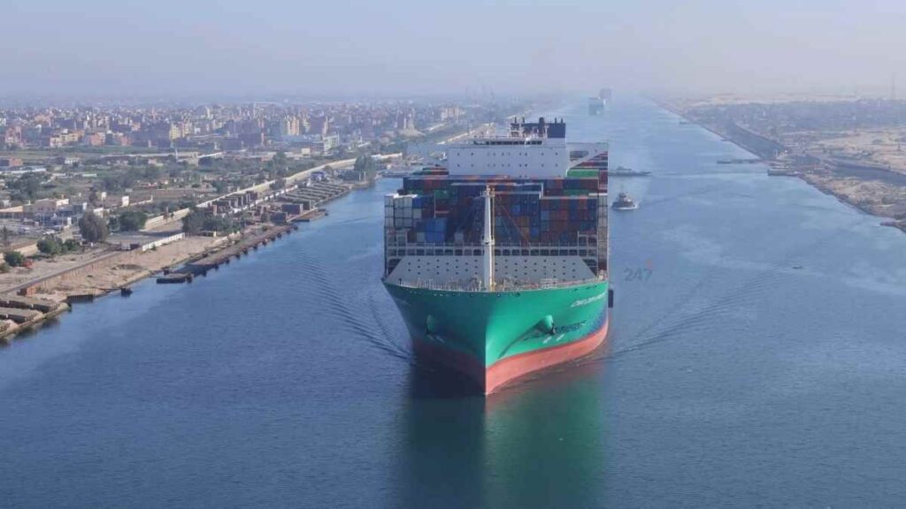 Kênh đào Suez tăng mạnh phụ phí quá cảnh từ 15/7