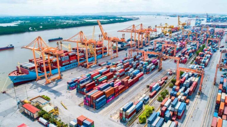 Hai cảng Việt Nam lọt nhóm dẫn đầu hiệu suất cảng toàn cầu