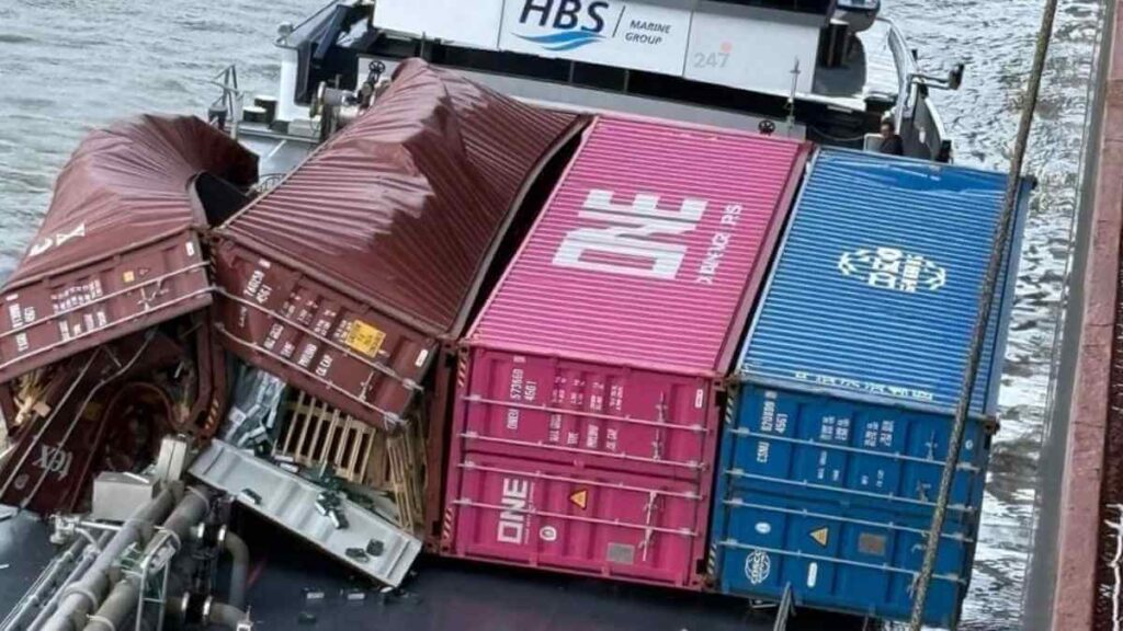 4 Container Từ Tàu COSCO Hope Rơi Trúng Tàu Tiếp Nhiên Liệu Ở Antwerp