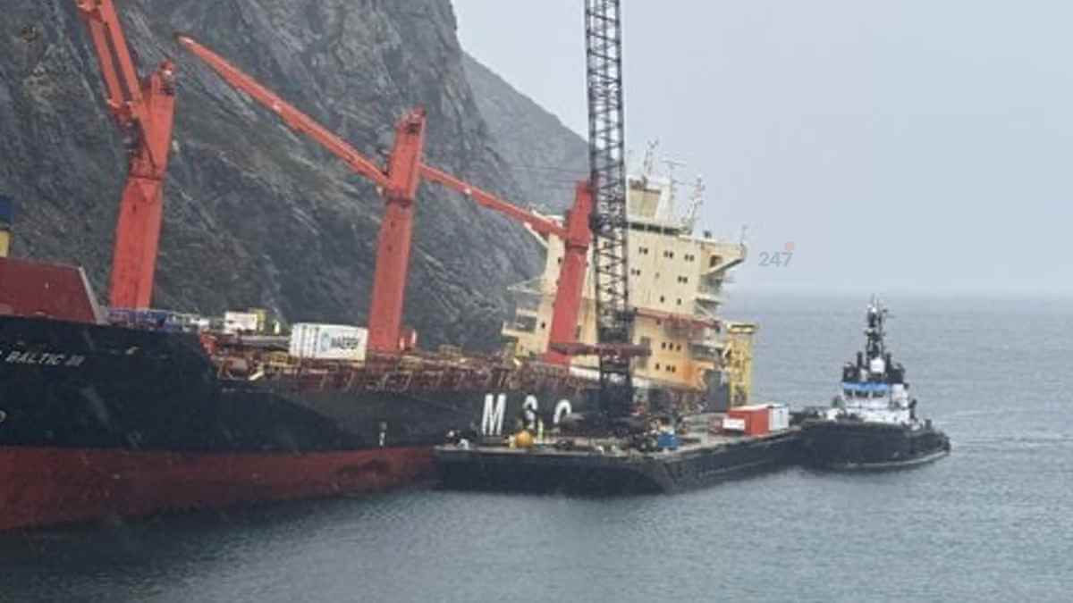 Tàu container MSC Baltic III mắc cạn tại Canada trong quá trình tháo dỡ