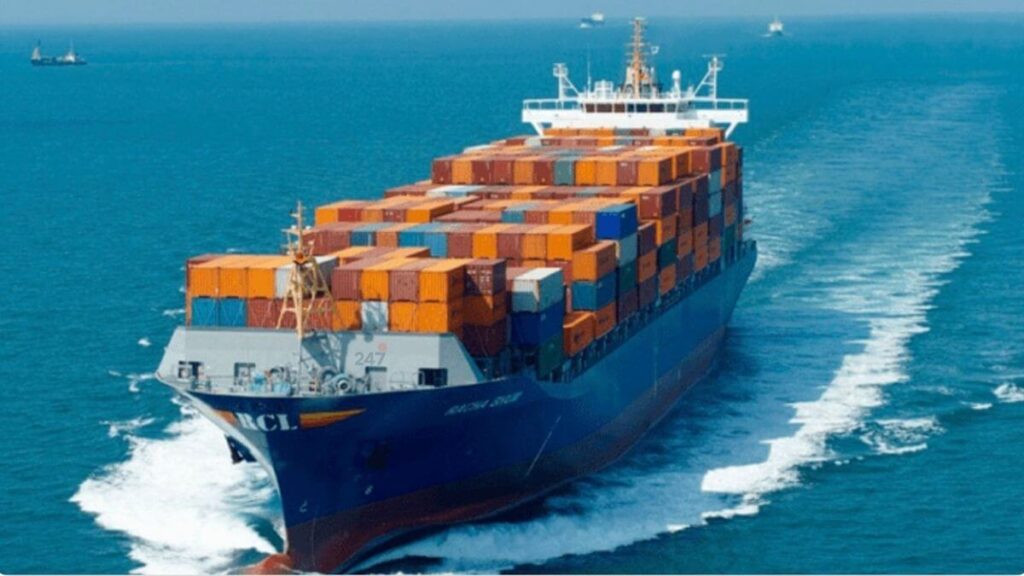 Hãng tàu chuyển hướng đặt đóng tàu container cỡ nhỏ