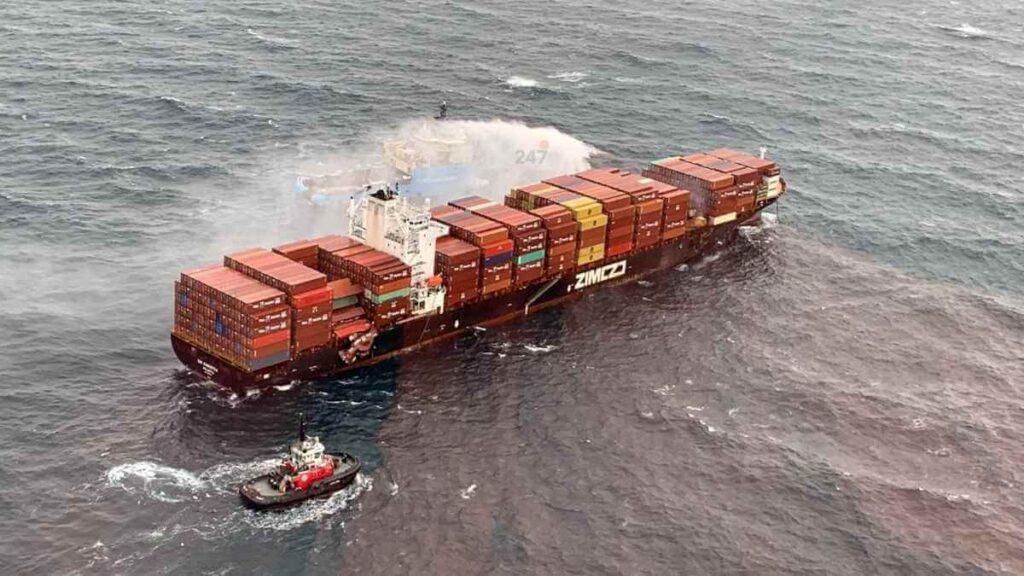 Cháy tàu chở container xảy ra mỗi 17 ngày vì khai sai hàng nguy hiểm