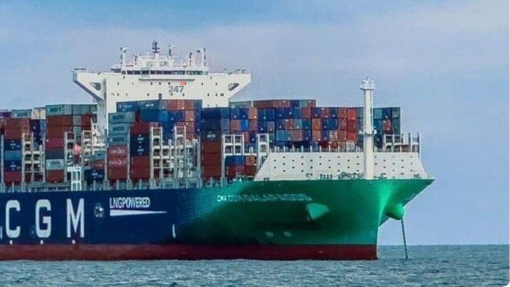 CMA CGM đưa tàu container 15.254 TEU qua eo biển Hormuz