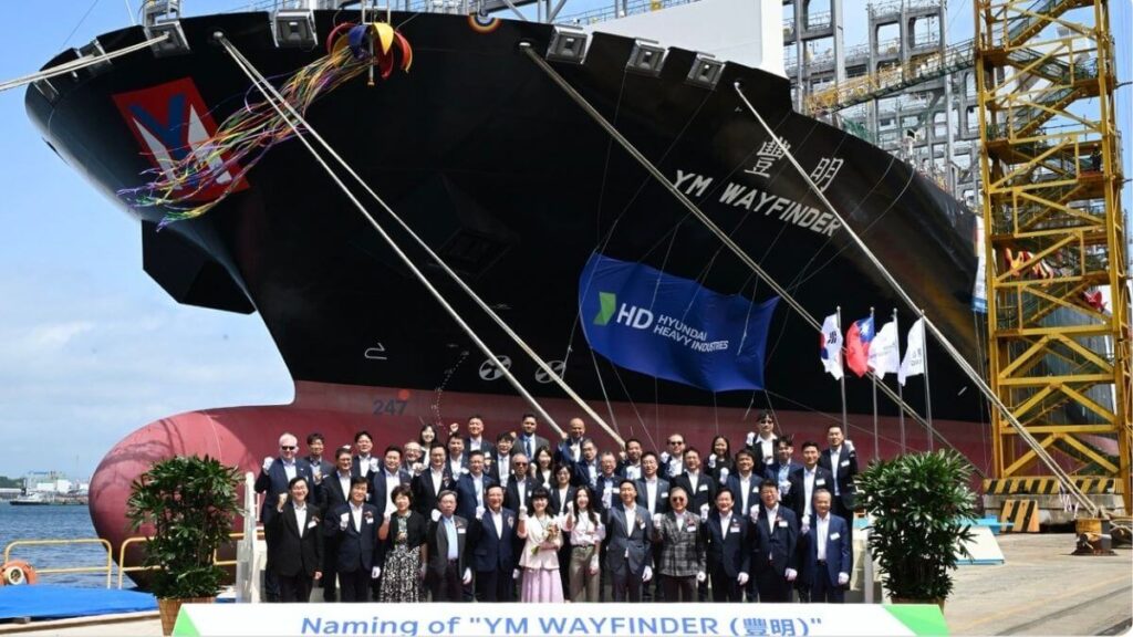 Yang Ming đặt tên tàu LNG YM Wayfinder và đưa vào tuyến FE3