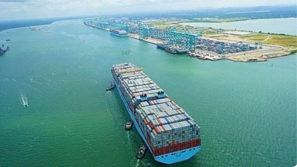 Mạng lưới hãng tàu chuyển dịch khỏi các cảng trung chuyển lớn ở châu Á